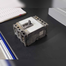 100 Amp Square D Breaker bottom, side, and front view