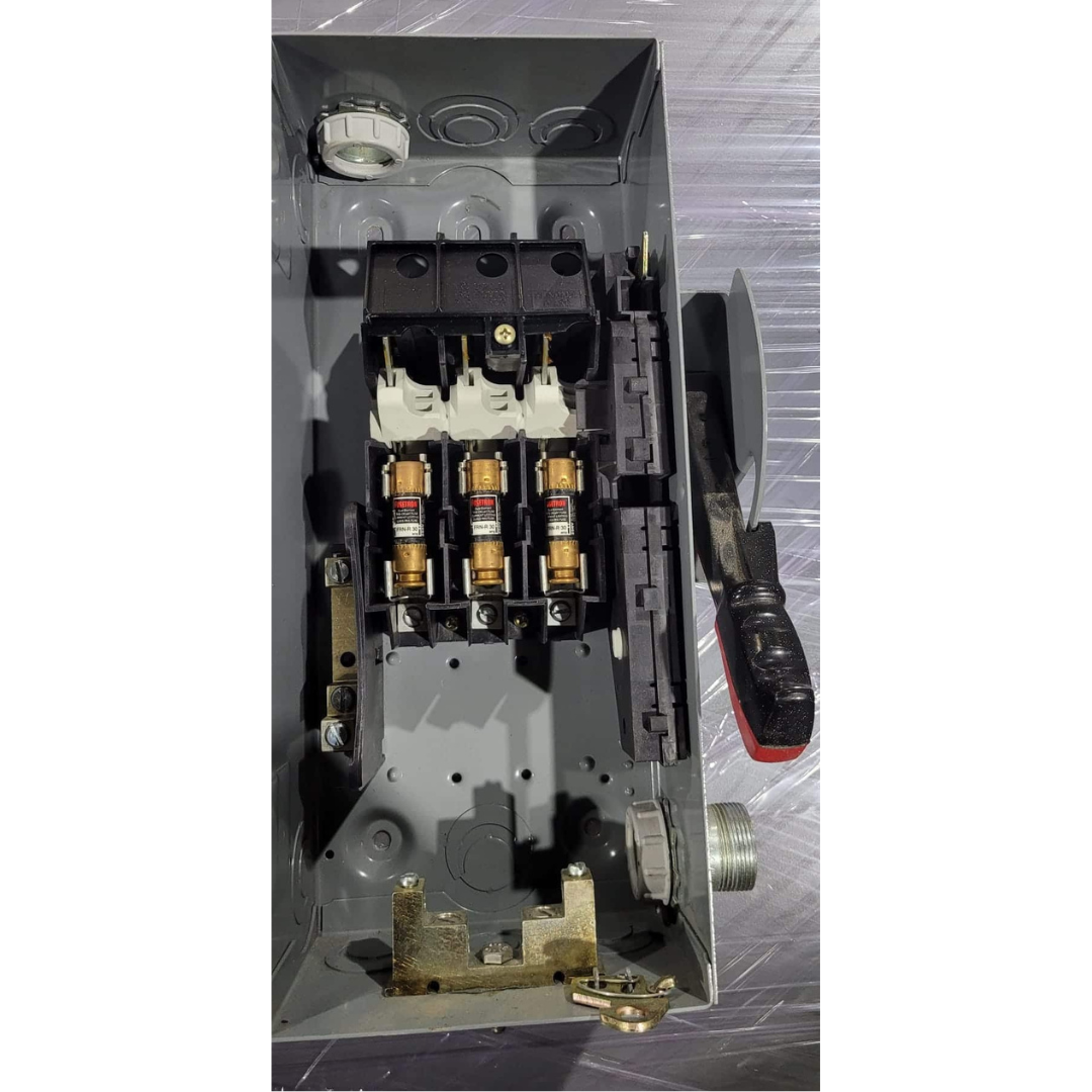 Square D Heavy Duty Safety Switch (30A) (Used)