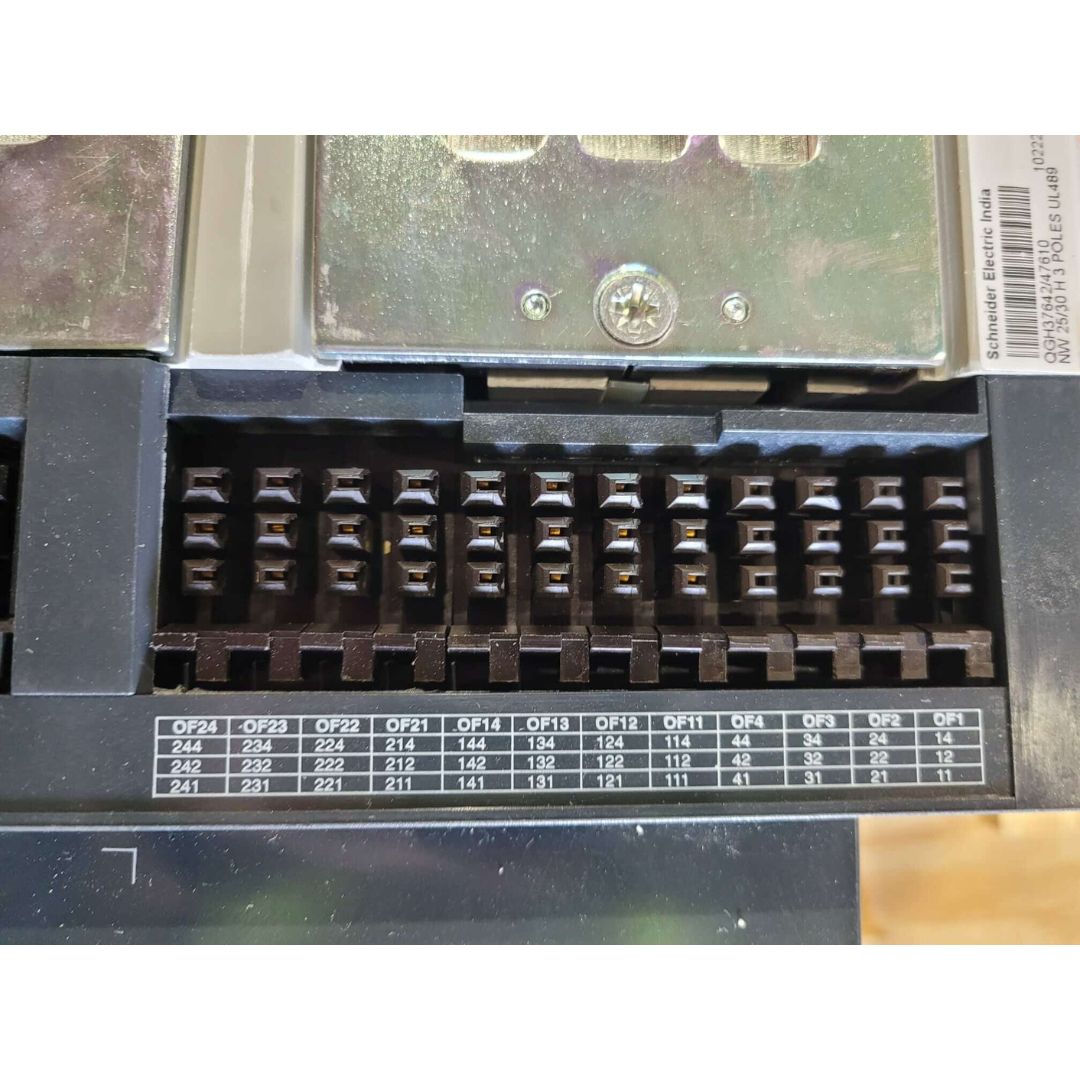 Square D Masterpact NW30H (3000A) (Surplus)
