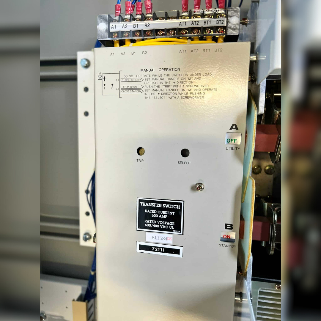 600 Amp CAT TCF3B6MXX2X3XXRXX0 Automatic Transfer Switch inside view