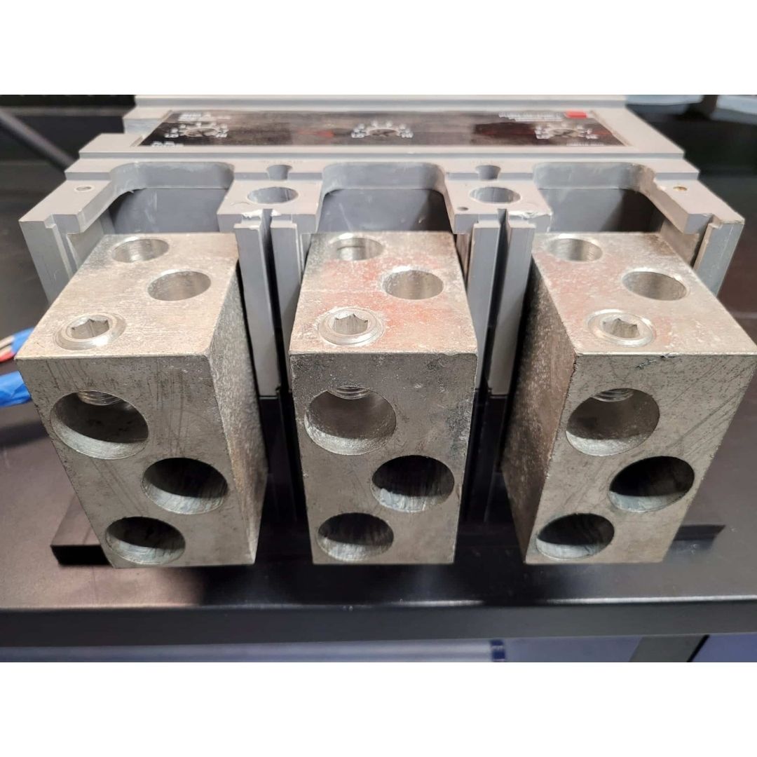 Siemens MXD63B800 Breaker (800A) (Used)