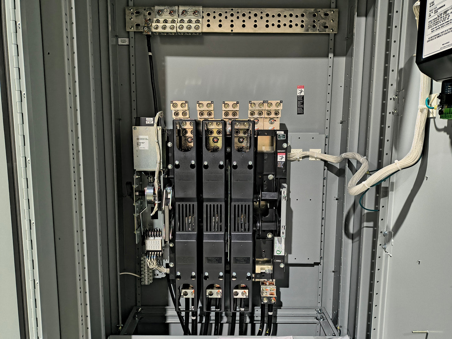 New 800 Amp ASCO Series 300 H03AUSA30800NGXM Automatic Transfer Switch