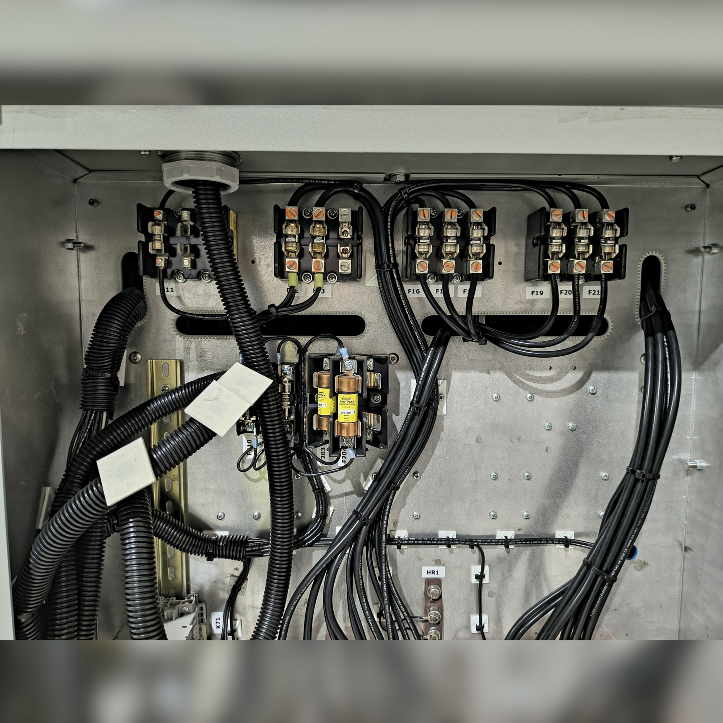 New 100 kW Avtron LSH100 Outdoor Resistive Load Bank Inside View