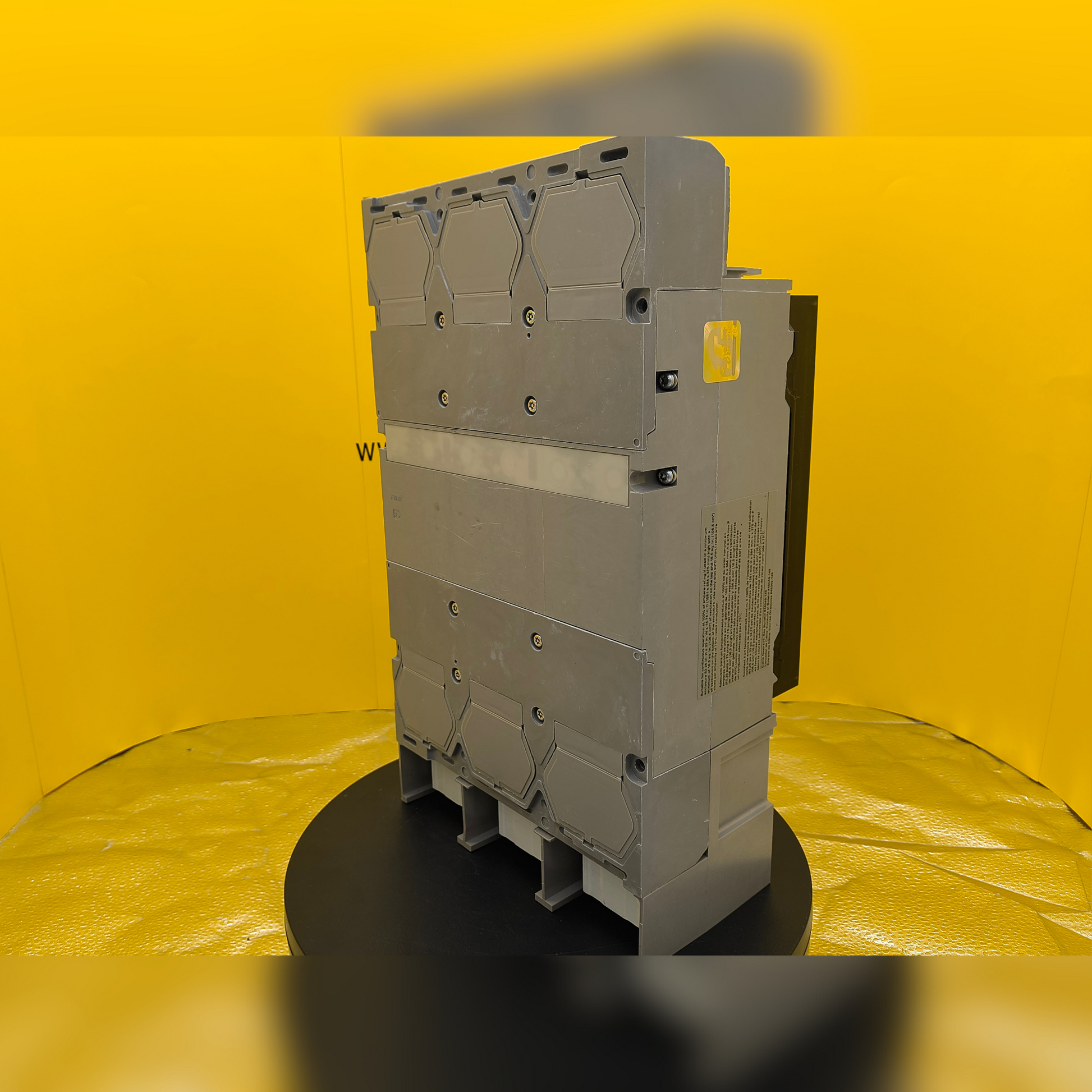 New 1000 Amp Square D PGP36100CU33A Breaker LCB, 1000A, PGP, EL/MICRO LSI, 100% Side View
