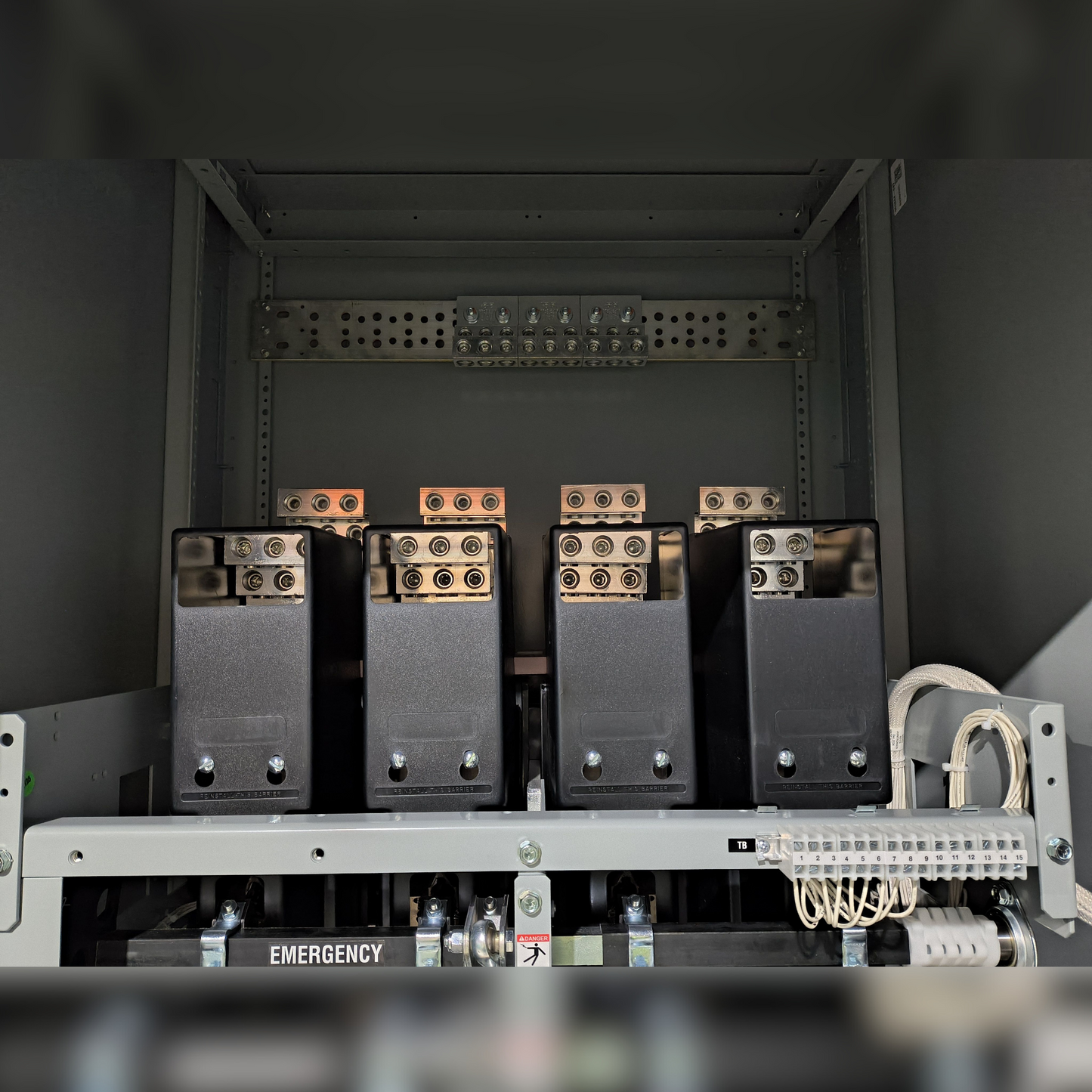 New 1600 Amp ASCO Series 300 G03ATSB31600NGXM Automatic Transfer Switch Inside View