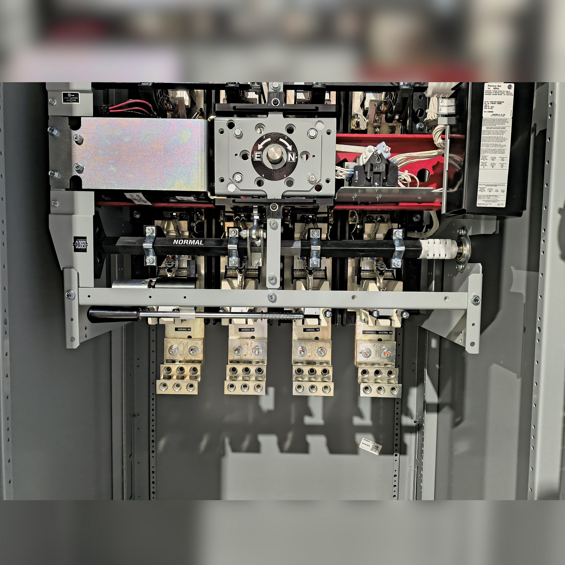 New 1600 Amp ASCO Series 300 G03ATSB31600NGXM Automatic Transfer Switch Inside View
