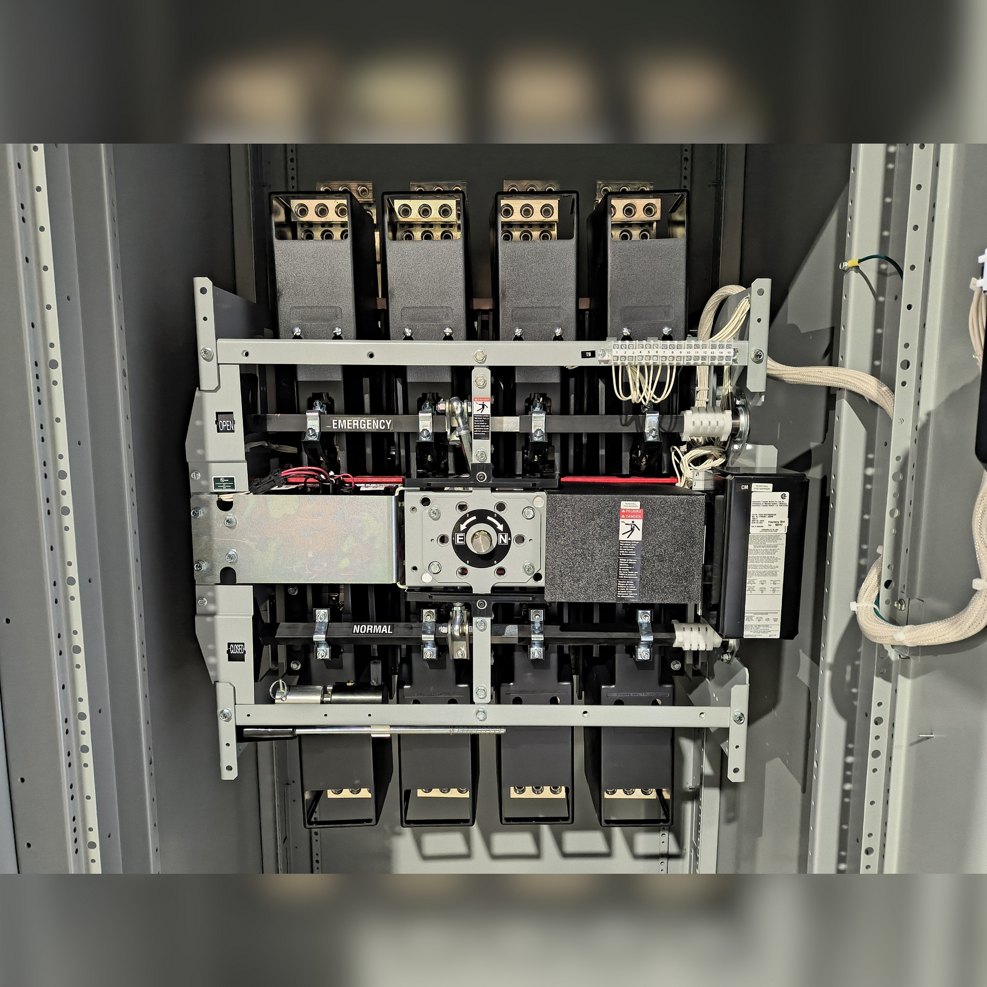 New 1600 Amp ASCO Series 300 G03ATSB31600NGXM Automatic Transfer Switch Inside View