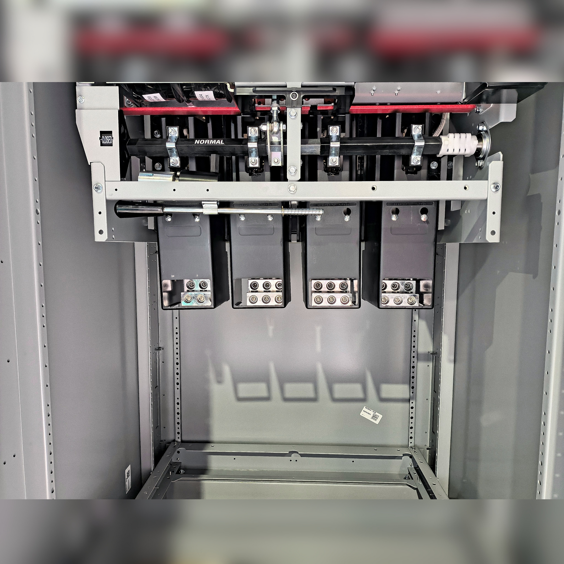 New 1600 Amp ASCO Series 300 G03ATSB31600NGXM Automatic Transfer Switch Inside View