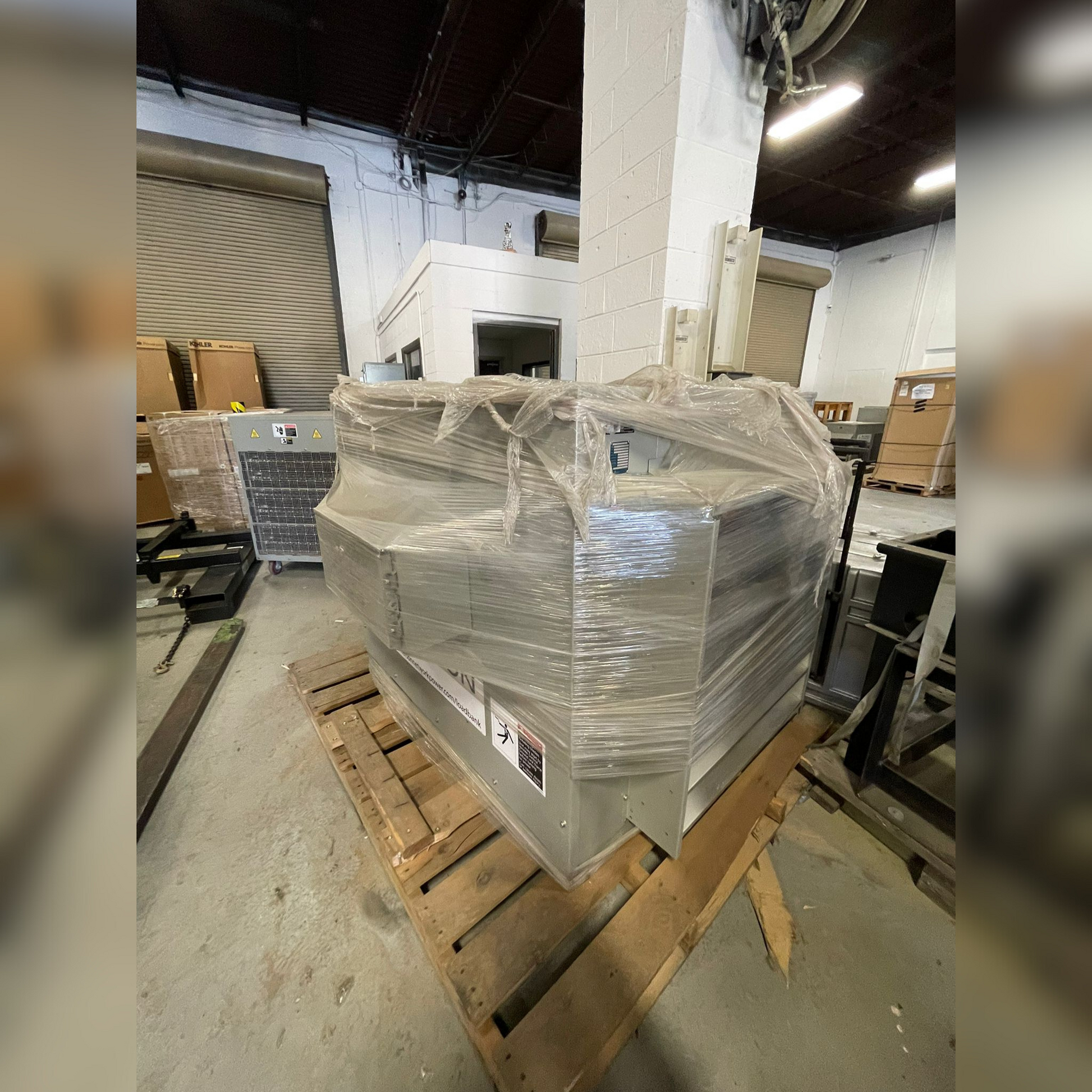 New 200 kW Avtron K675A Resistive Load Bank with Plastic Cover