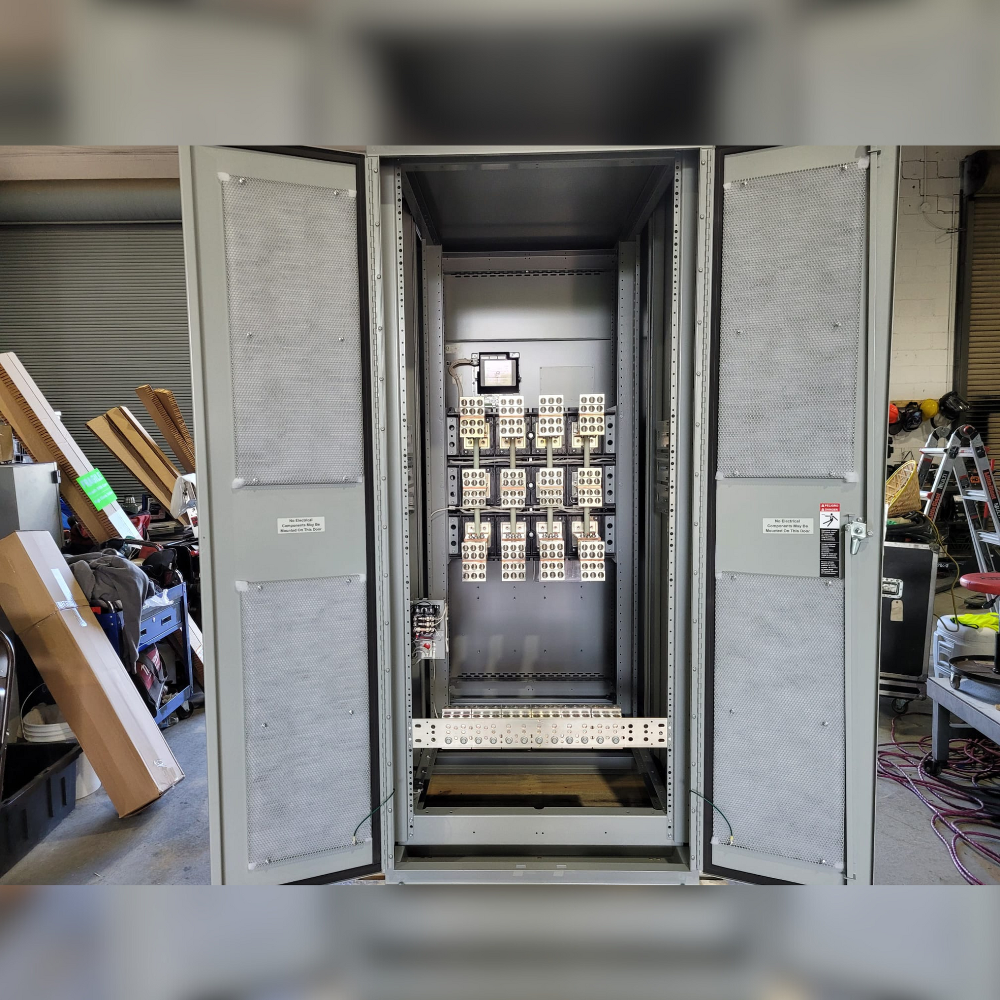 New 2600 Amp ASCO 300 Series G03ATSB32600NGXM Automatic Transfer Switch Front View