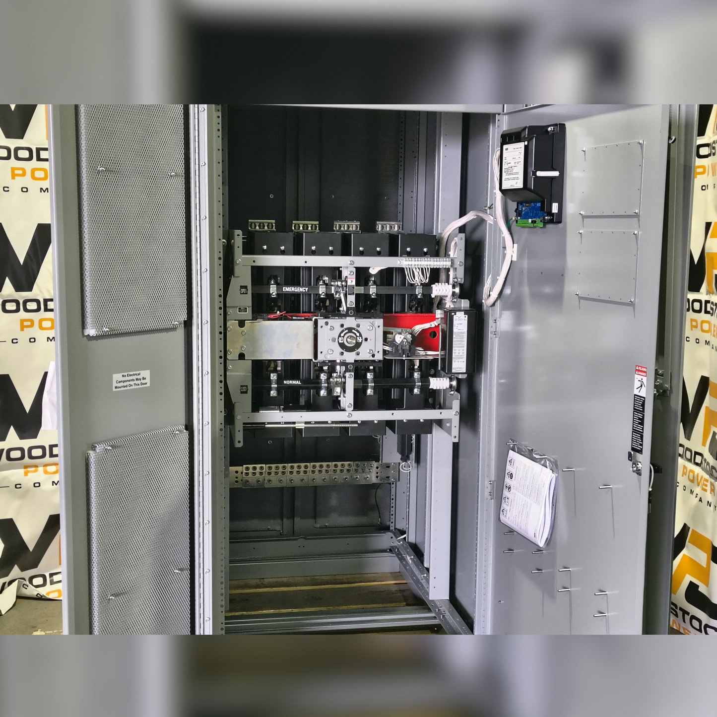 New 3000 Amp ASCO Series 300 G03ATSB33000NGXM Automatic Transfer Switch Inside View