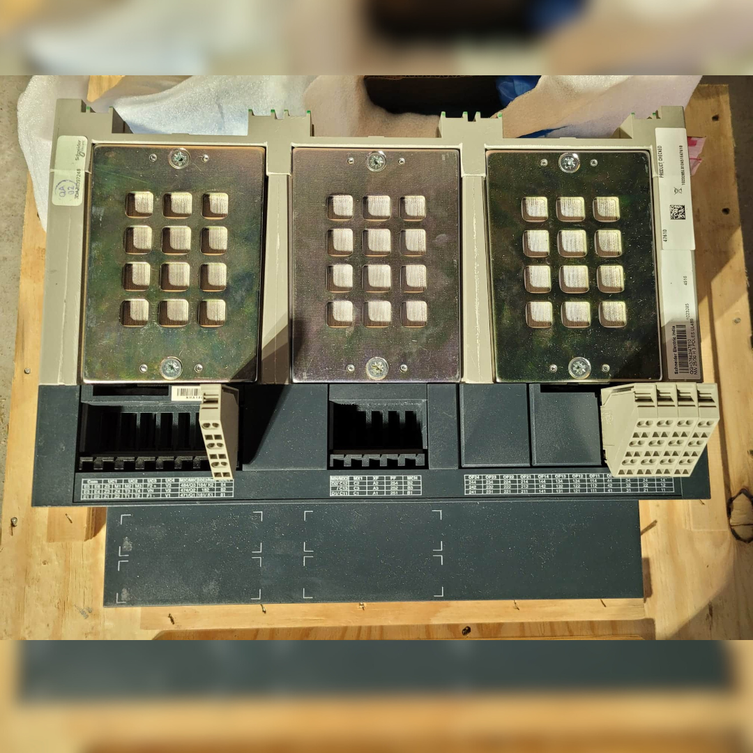 New 3000 Amp Square D NW30H LSI Breaker inside view