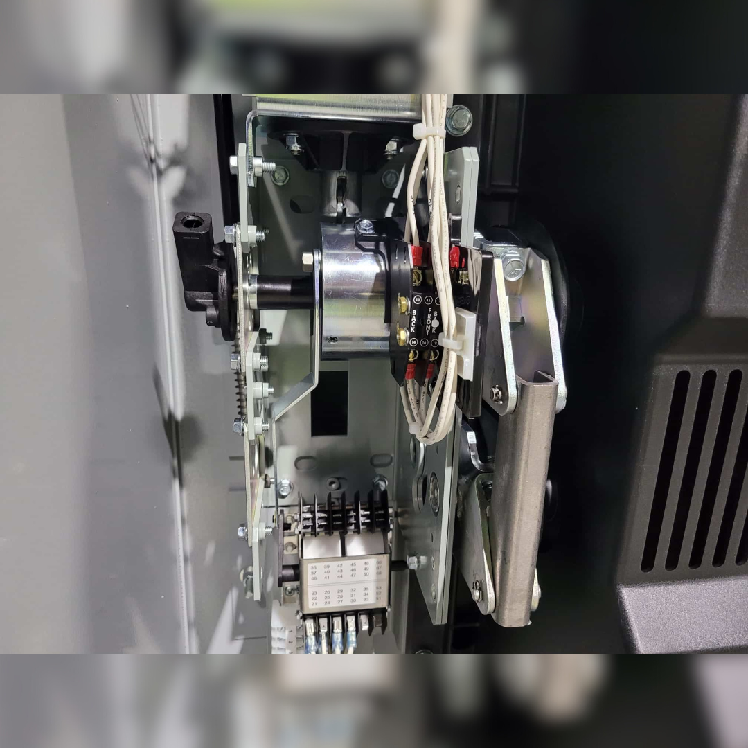 New 800 Amp ASCO 300 Series H03ATSB30800NGXF inside view