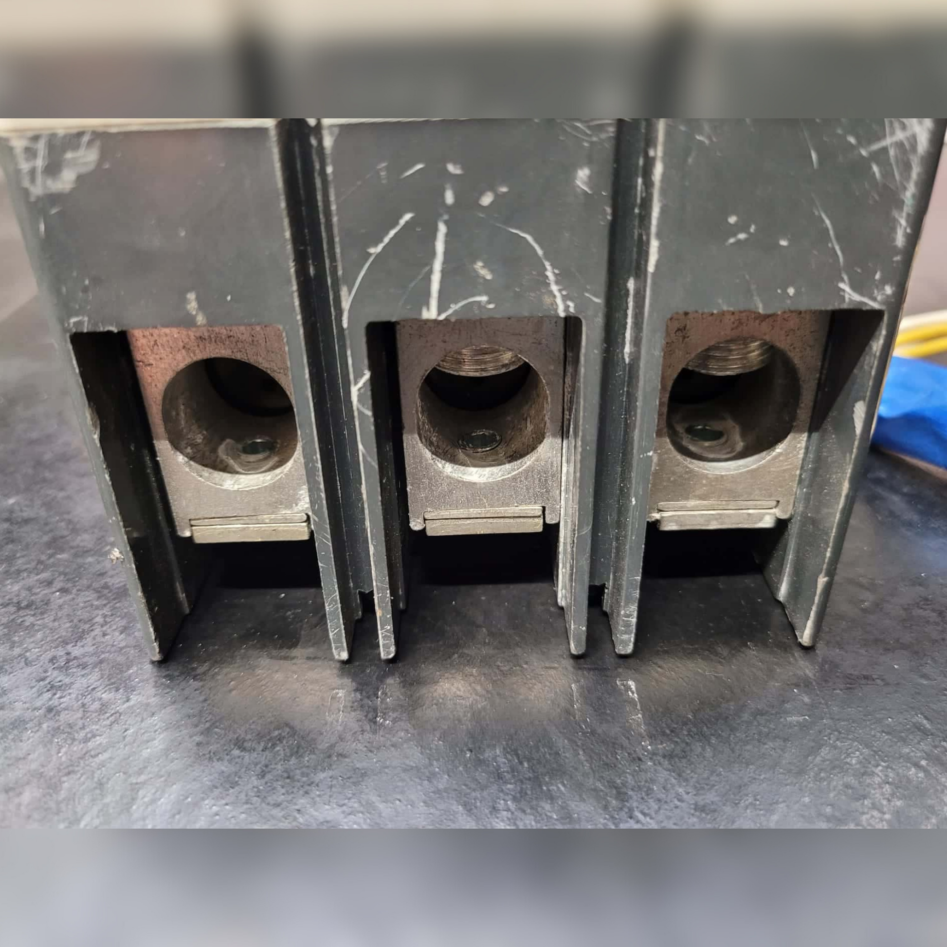 Used 250 Amp EATON JG3250S46 Breaker Bottom View