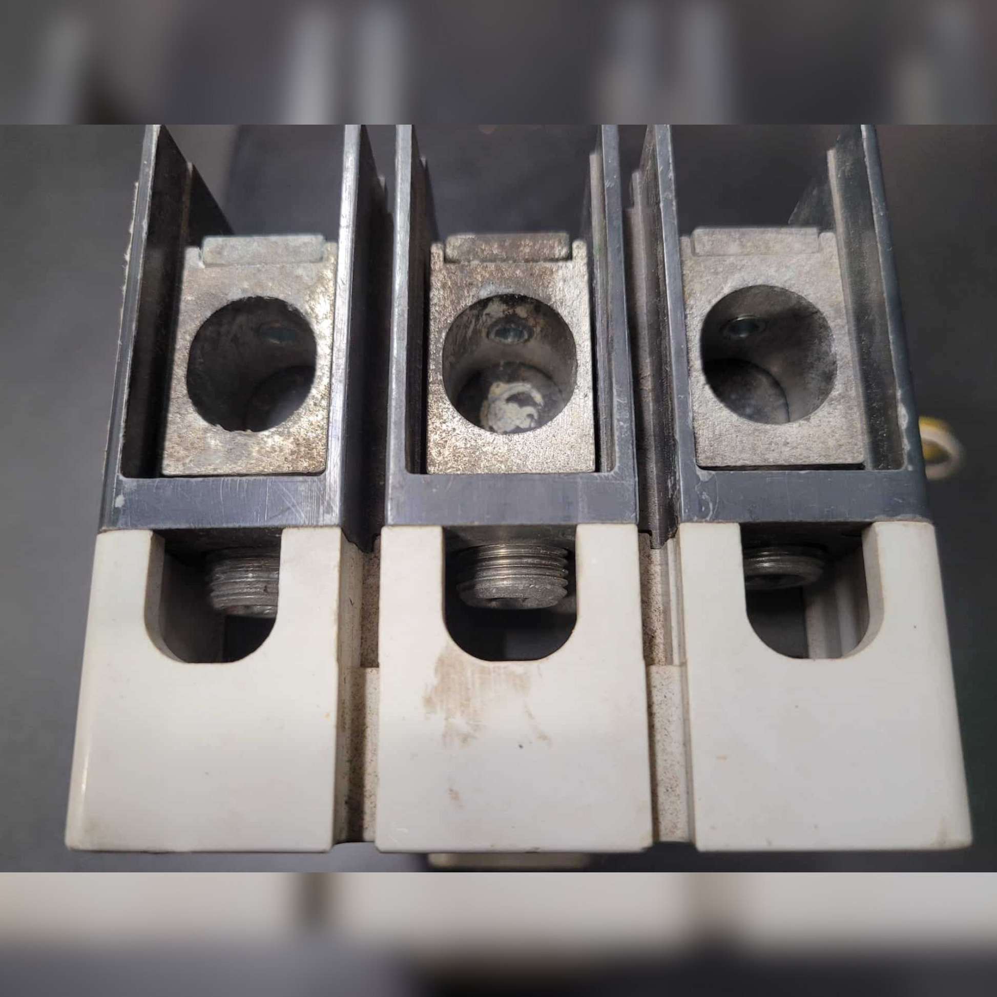 Used 250 Amp EATON JG3250S46 Breaker Top View