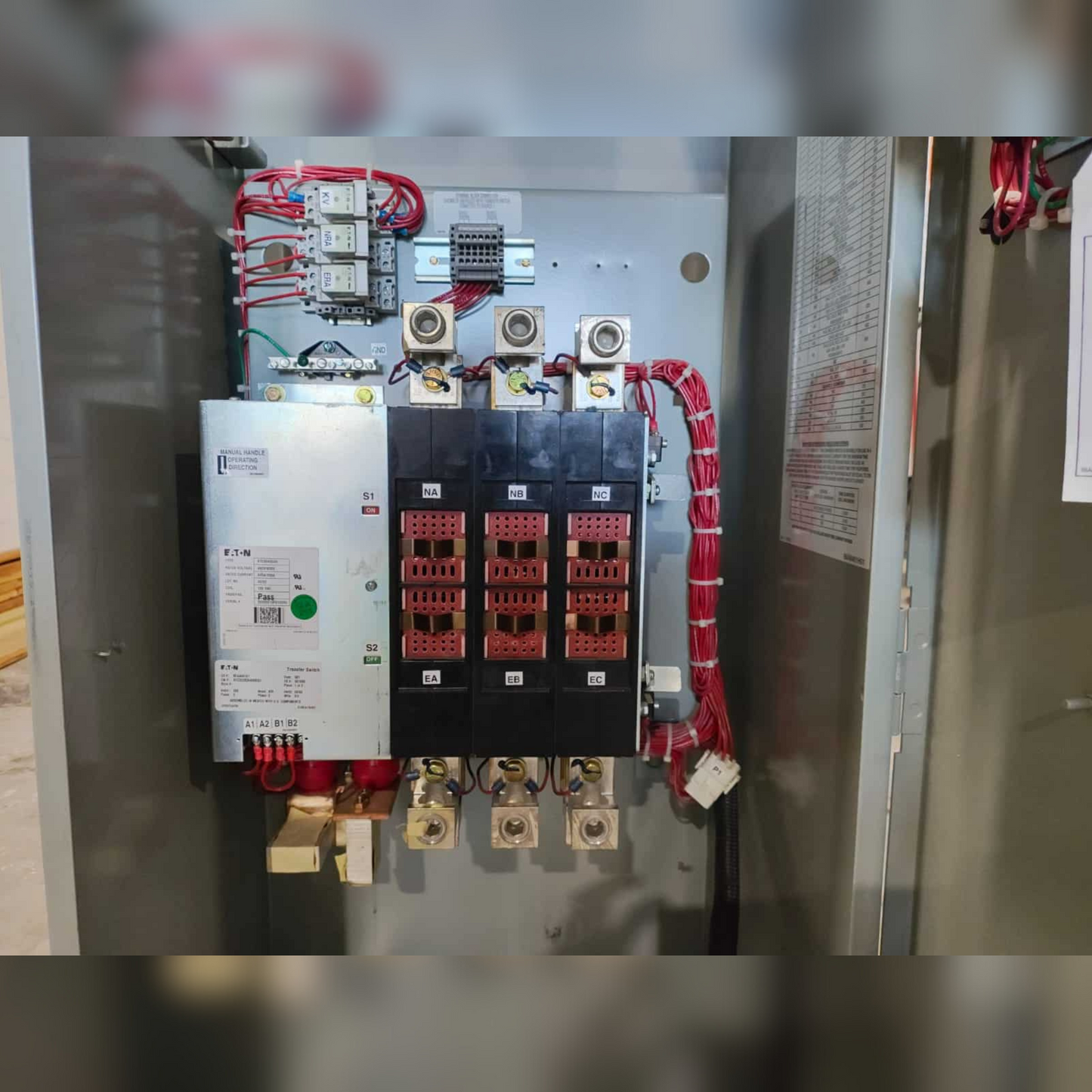 Used 400 Amp EATON ATC3C2X30400BSU Automatic Transfer Switch Inside View
