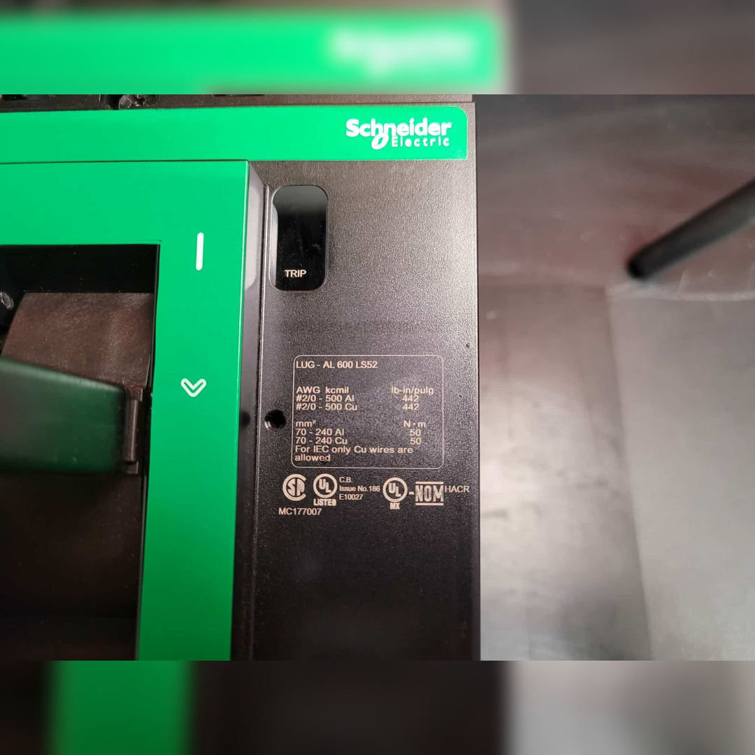 Used 400 Amp Square D LGP36400CU33XY029 Breaker details