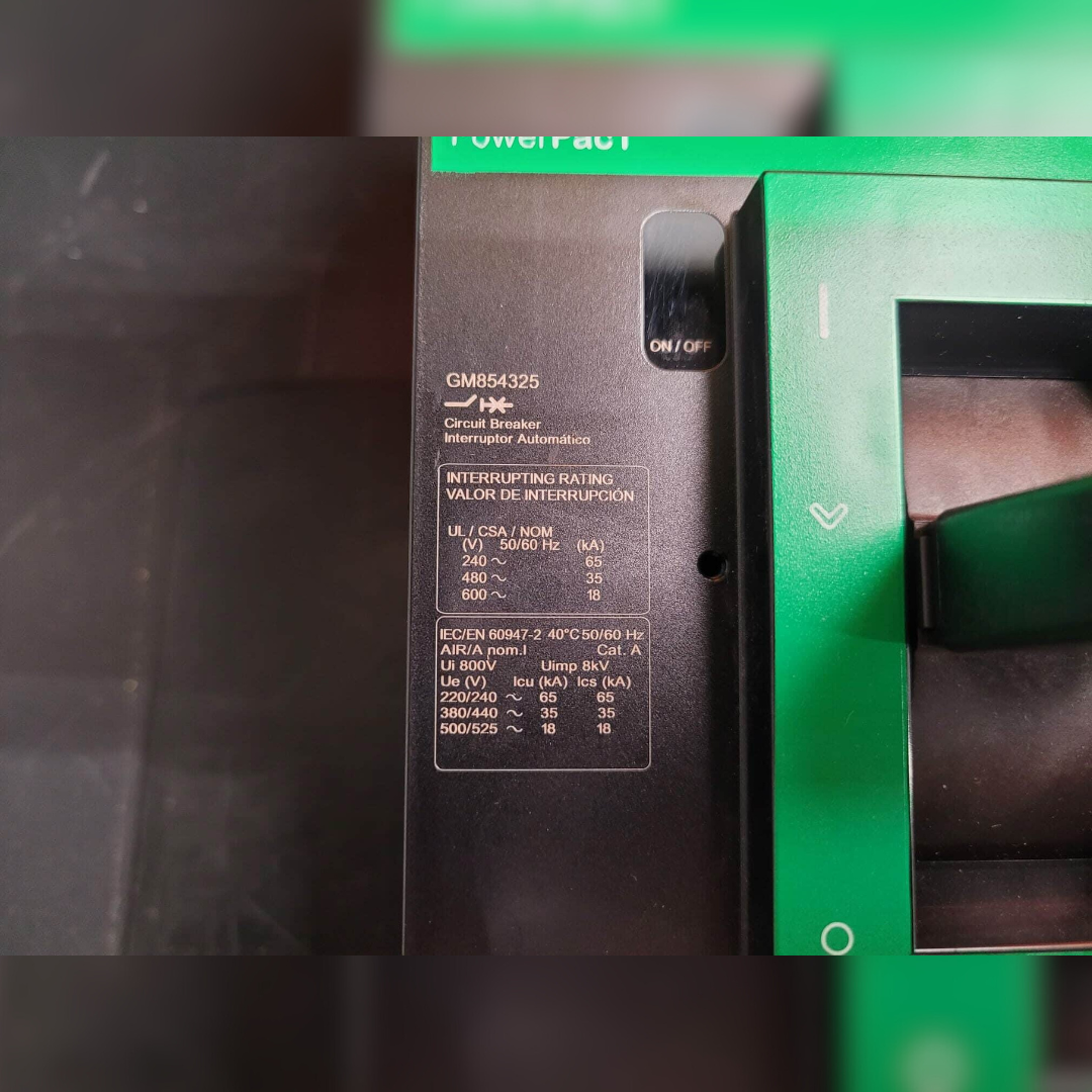 Used 400 Amp Square D LGP36400CU33XY029 Breaker details